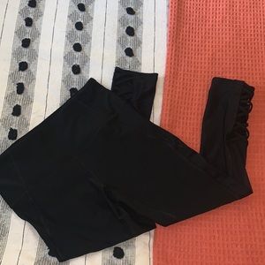 Mesh Capri athletic leggings
